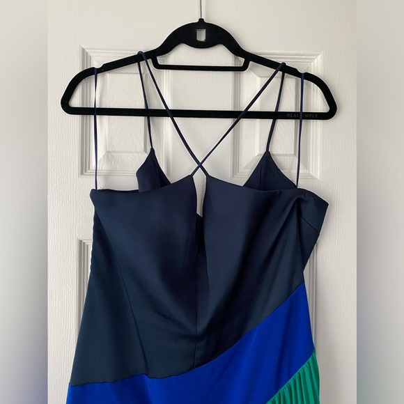 Color Block Dress - Picture 4 of 6